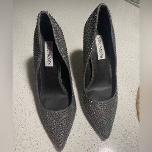 Steve Madden studded pumps